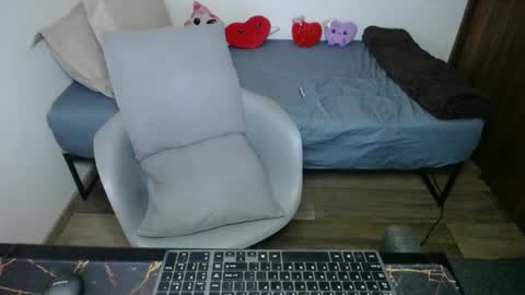 bossking019 online show from February 15, 1:21 am