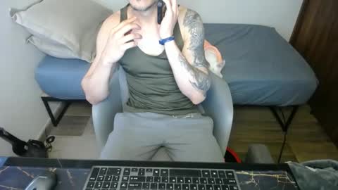 bossking019 online show from March 3, 12:37 pm