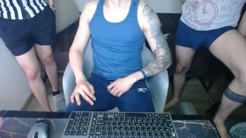 bossking019 online show from March 8, 10:13 pm