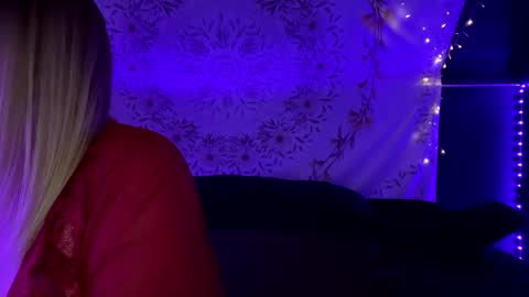 BossMom online show from January 7, 2:10 am