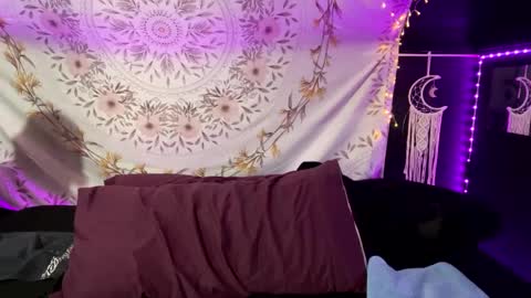 BossMom online show from March 10, 9:18 pm