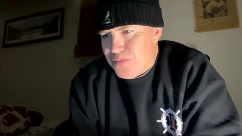 Snapshot of bostonirish45 chatting on February 11, 4:17 am bostonirish45 online show from February 11, 4:17 am