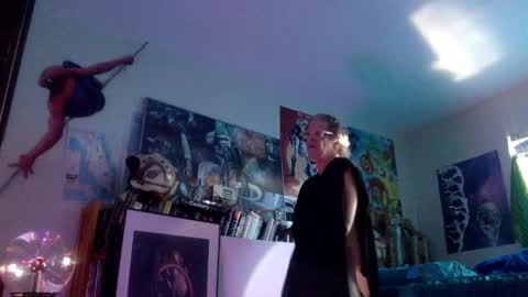 Snapshot of bottomboo7 chatting on October 2, 12:01 pm Bottomboo7 online show from October 2, 12:01 pm