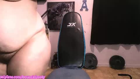Snapshot of bouncinbooty chatting on April 7, 5:30 am Pumpkin Butt online show from April 7, 5:30 am
