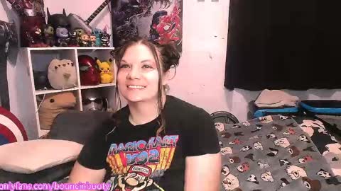 Snapshot of bouncinbooty chatting on April 21, 3:46 am Pumpkin Butt online show from April 21, 3:46 am