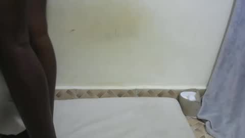 Snapshot of bouncy_vee chatting on March 3, 11:22 am bouncy_vee online show from March 3, 11:22 am