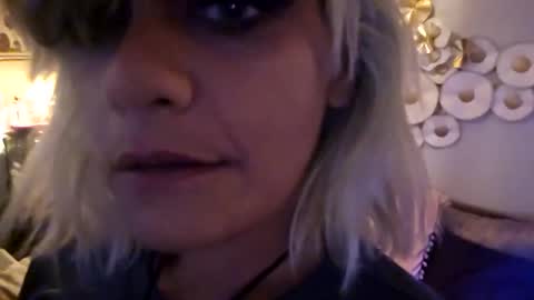 bouncybronze online show from September 23, 6:38 am