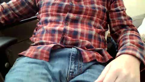 bourbonman144 online show from April 14, 8:15 pm