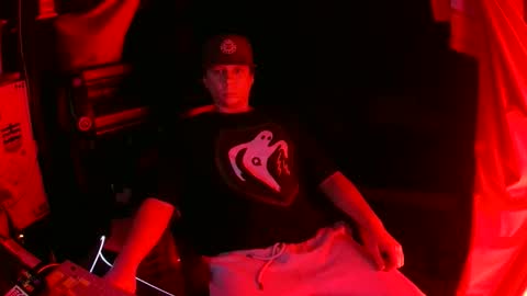 Snapshot of bowerboi1217 chatting on November 20, 7:08 am Bowerboi1217 online show from November 20, 7:08 am