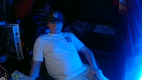 Snapshot of bowerboi1217 chatting on November 30, 3:10 am Bowerboi1217 online show from November 30, 3:10 am