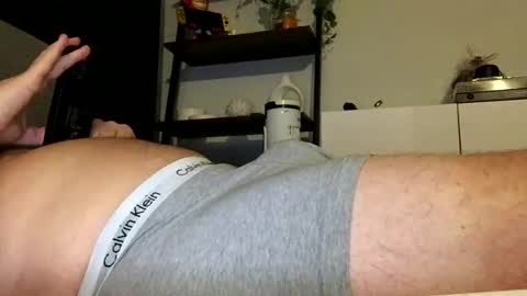 Snapshot of boxerbro123 chatting on October 8, 6:38 pm boxerbro123 online show from October 8, 6:38 pm