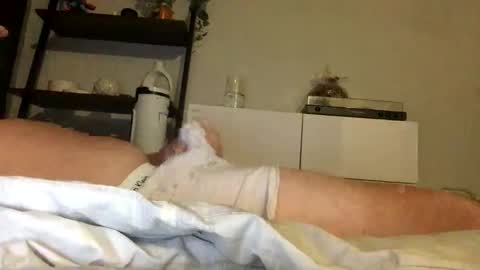 Snapshot of boxerbro123 chatting on October 30, 7:47 pm boxerbro123 online show from October 30, 7:47 pm