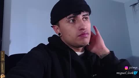 boy_nauthy online show from October 12, 11:42 am