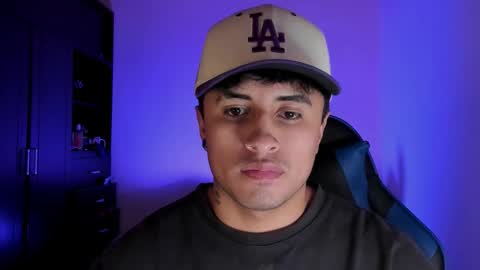 Snapshot of boy_nauthy chatting on March 27, 2:50 pm boy_nauthy online show from March 27, 2:50 pm