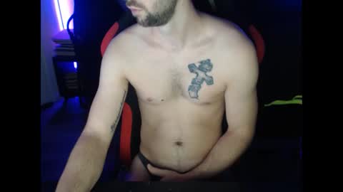 Snapshot of boy_t0y89 chatting on December 2, 6:09 am boy_t0y89 online show from December 2, 6:09 am