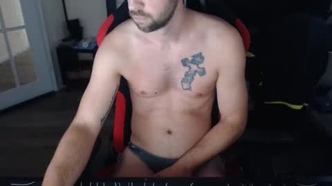 boy_t0y89 online show from November 15, 12:34 pm