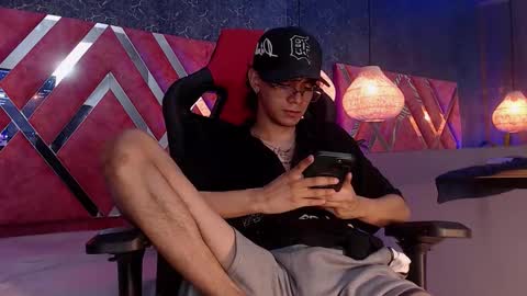 Boy Toy online show from September 9, 5:07 am
