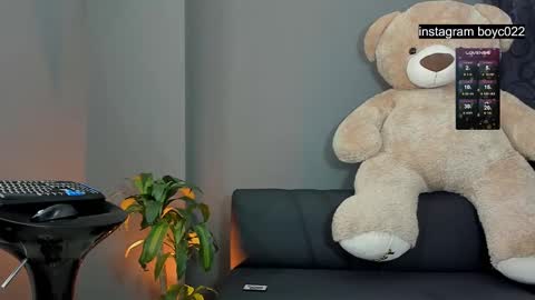 Snapshot of boyc02_ chatting on February 14, 10:49 am boyc02_ online show from February 14, 10:49 am