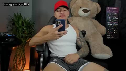Snapshot of boyc02_ chatting on February 28, 11:03 am boyc02_ online show from February 28, 11:03 am