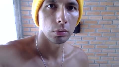 Snapshot of boycumlatino21 chatting on October 13, 3:01 pm Boy online show from October 13, 3:01 pm