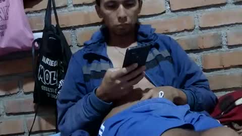 Snapshot of boycumlatino21 chatting on October 18, 2:18 pm Boy online show from October 18, 2:18 pm