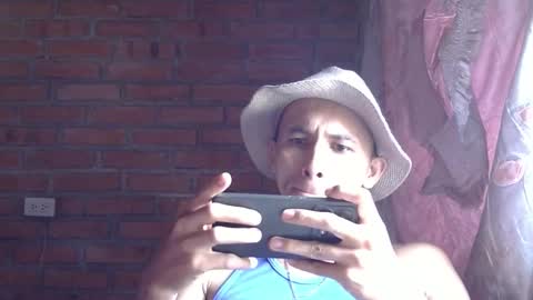 Snapshot of boycumlatino21 chatting on January 6, 6:22 pm Boy online show from January 6, 6:22 pm