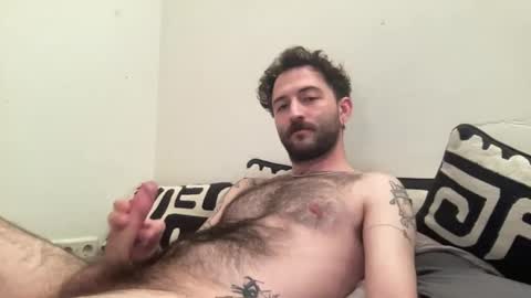 Snapshot of boyfriend_shrapnel chatting on December 15, 4:59 pm boyfriend_shrapnel online show from December 15, 4:59 pm