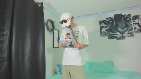 boys4hot_777 online show from March 1, 1:43 am