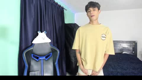 boys4hot_777 online show from March 29, 12:21 am