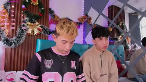 Snapshot of boys_2_play chatting on December 17, 1:39 pm Axel Chris online show from December 17, 1:39 pm