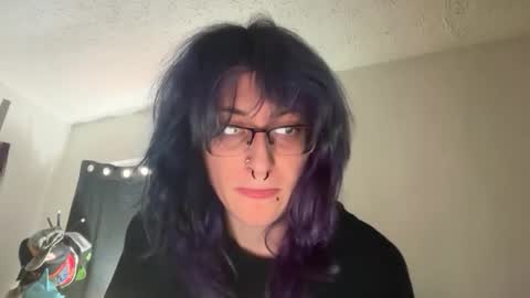 Snapshot of boywithbug chatting on February 21, 7:15 pm boywithbug online show from February 21, 7:15 pm