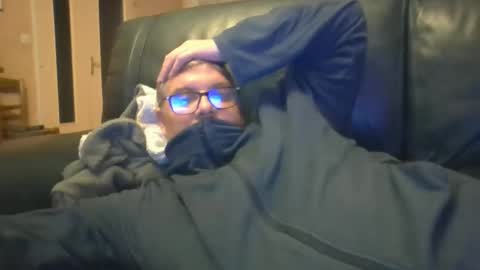 bozo81 online show from December 4, 4:48 pm