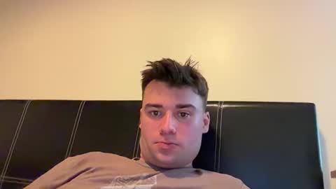 Snapshot of bozolunisz chatting on June 5, 6:57 pm Jeff online show from June 5, 6:57 pm