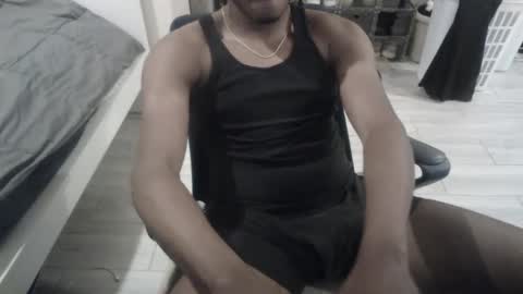 Snapshot of bquen400 chatting on October 9, 1:25 am bquen400 online show from October 9, 1:25 am