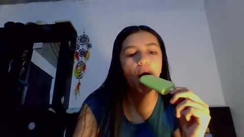 Snapshot of brad_and_emma293215 chatting on February 25, 7:45 pm brad_and_emma293215 online show from February 25, 7:45 pm