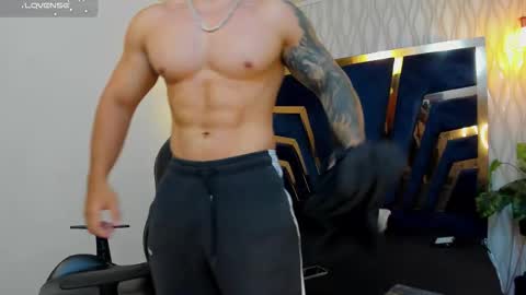 Snapshot of brad_summer chatting on September 21, 5:14 pm brad summer online show from September 21, 5:14 pm