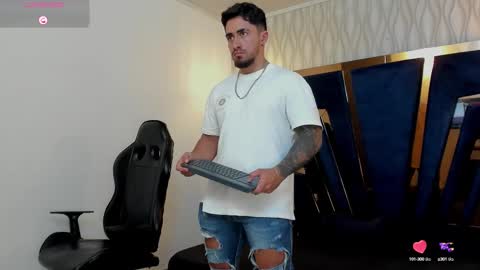 Snapshot of brad_summer chatting on October 16, 5:14 pm brad summer online show from October 16, 5:14 pm