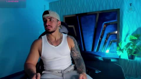 Snapshot of brad_summer chatting on October 25, 5:19 pm brad summer online show from October 25, 5:19 pm