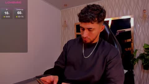 Snapshot of brad_summer chatting on October 28, 5:15 pm brad summer online show from October 28, 5:15 pm