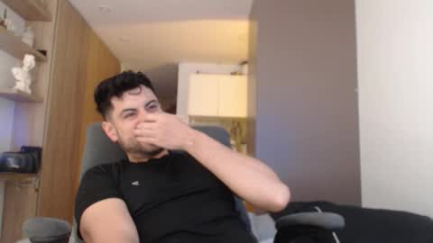 Snapshot of bradley_muscle chatting on October 24, 6:37 pm Bradley online show from October 24, 6:37 pm