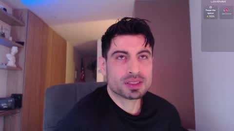 Snapshot of bradley_muscle chatting on November 7, 5:29 am Bradley online show from November 7, 5:29 am