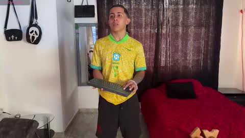 Snapshot of bradley_strong_ chatting on February 17, 7:53 pm Bradley Strong online show from February 17, 7:53 pm