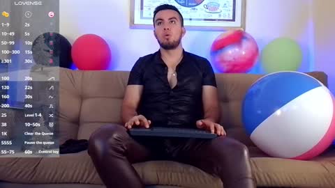 Bradley Colton Independ Model online show from December 12, 3:05 pm