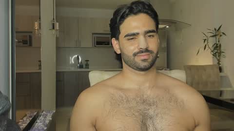 bradleymartin7 online show from December 4, 5:38 am