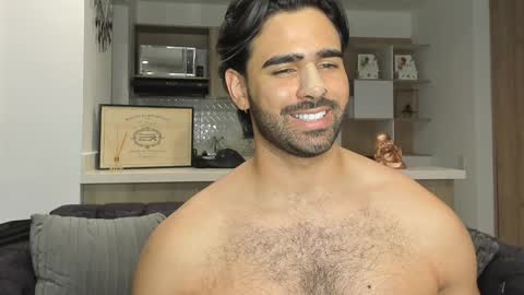 bradleymartin7 online show from December 20, 7:22 am