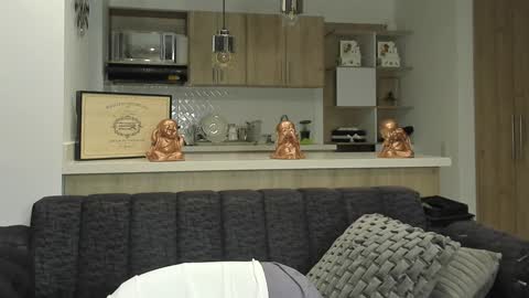 bradleymartin7 online show from December 28, 5:55 am