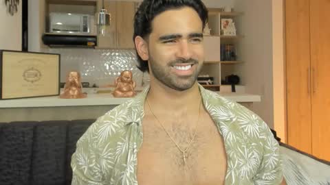 bradleymartin7 online show from October 18, 12:35 am