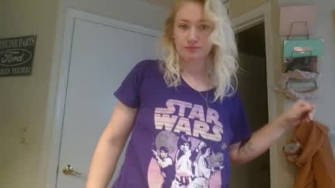 Snapshot of braindeadbetty chatting on June 23, 1:09 pm i am a naughty jedi knight online show from June 23, 1:09 pm