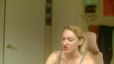 Snapshot of braindeadbetty chatting on June 25, 12:09 pm i am a naughty jedi knight online show from June 25, 12:09 pm