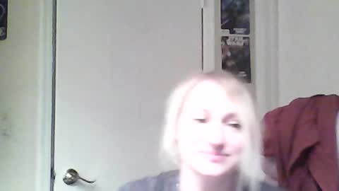 Snapshot of braindeadbetty chatting on July 3, 6:09 am i am a naughty jedi knight online show from July 3, 6:09 am